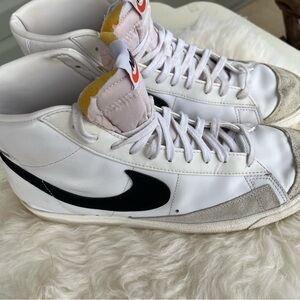 Men’s Nike blazer high top shoes black swoosh white leather GUC